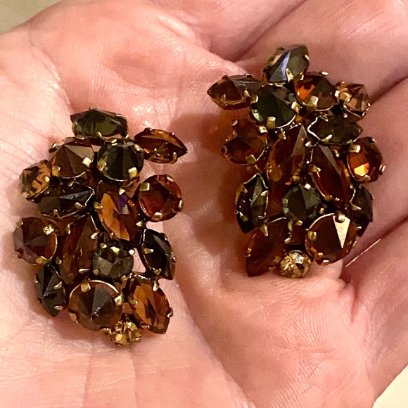 Vintage Austria Rootbeer Rhinestone Clip-on Earrings 1950’s - Picture 10 of 13